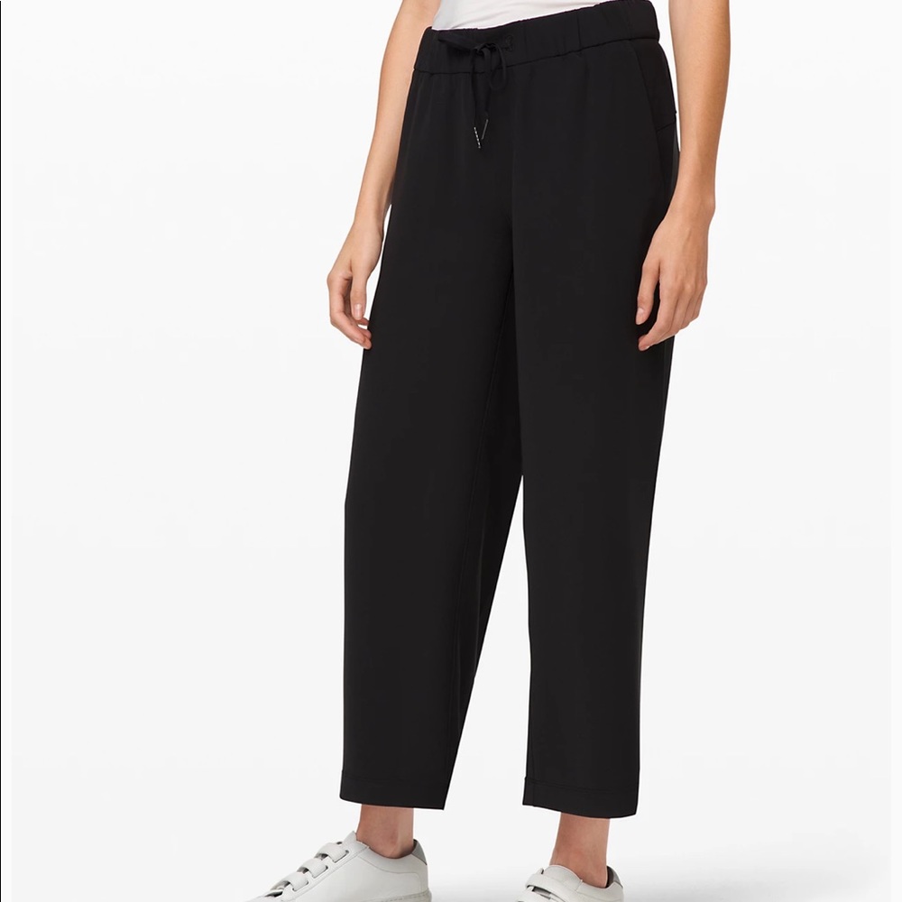 New w/ tags Lululemon On the Fly Wide-Leg Pant